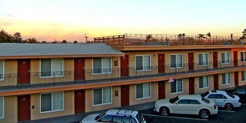 Big 7 I-5 Motel 3*